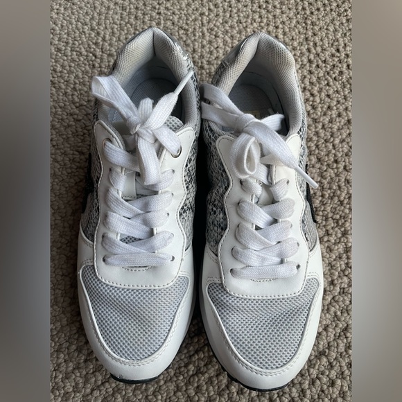 Vintage Havana Shoes - VINTAGE HAVANA Penny White Black Snake Skin Embossed‎ Sneaker Size 5.5